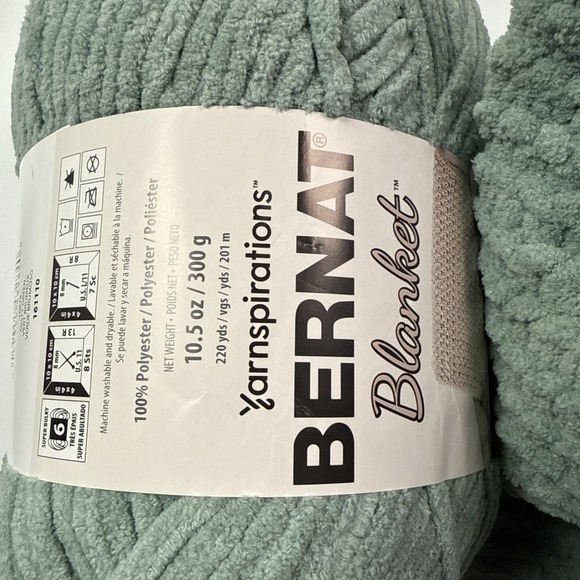 Bernat Blanket #6 Super Bulky Polyester Yarn Misty Green Lot Of 2 Yarnspirations - Picture 5 of 5
